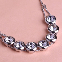 7106100169 Fashion Crystal Gril  Brooch 2 colores